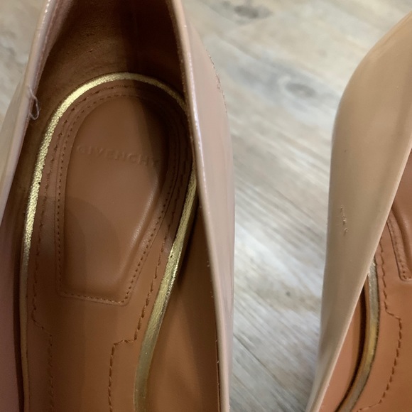 Givenchy Pointy Toe Heels ... great condition - Picture 3 of 9